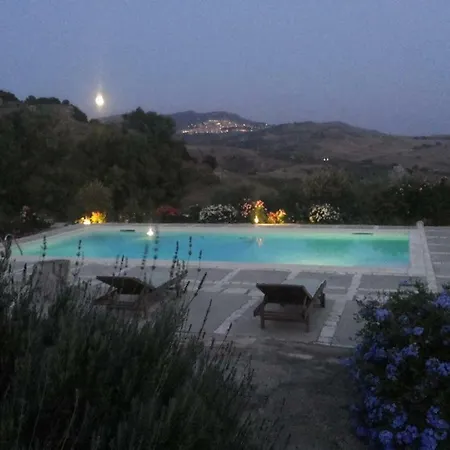 Masseria Acque Di Palermo منزل ريفي *